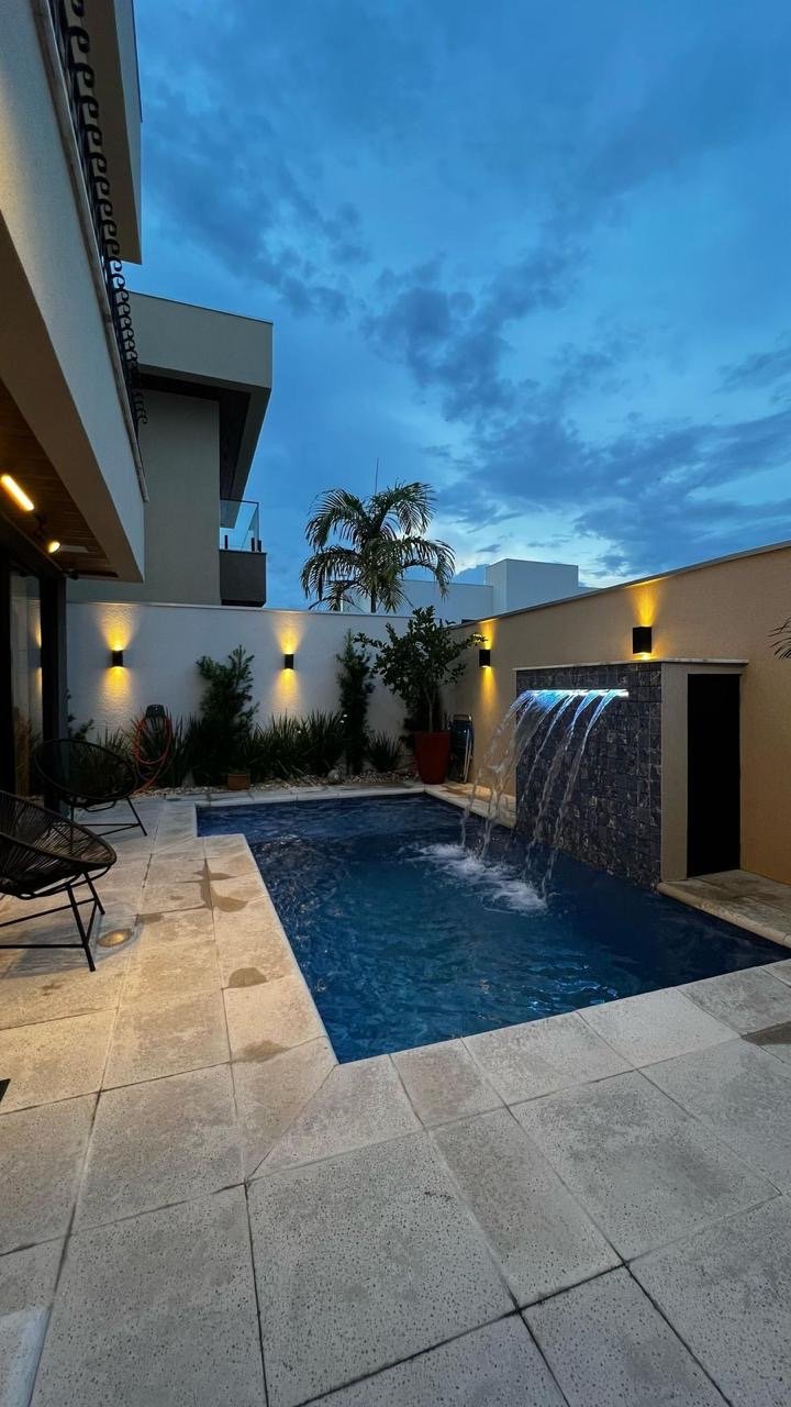 Casa de Condomínio à venda com 4 quartos, 275m² - Foto 4