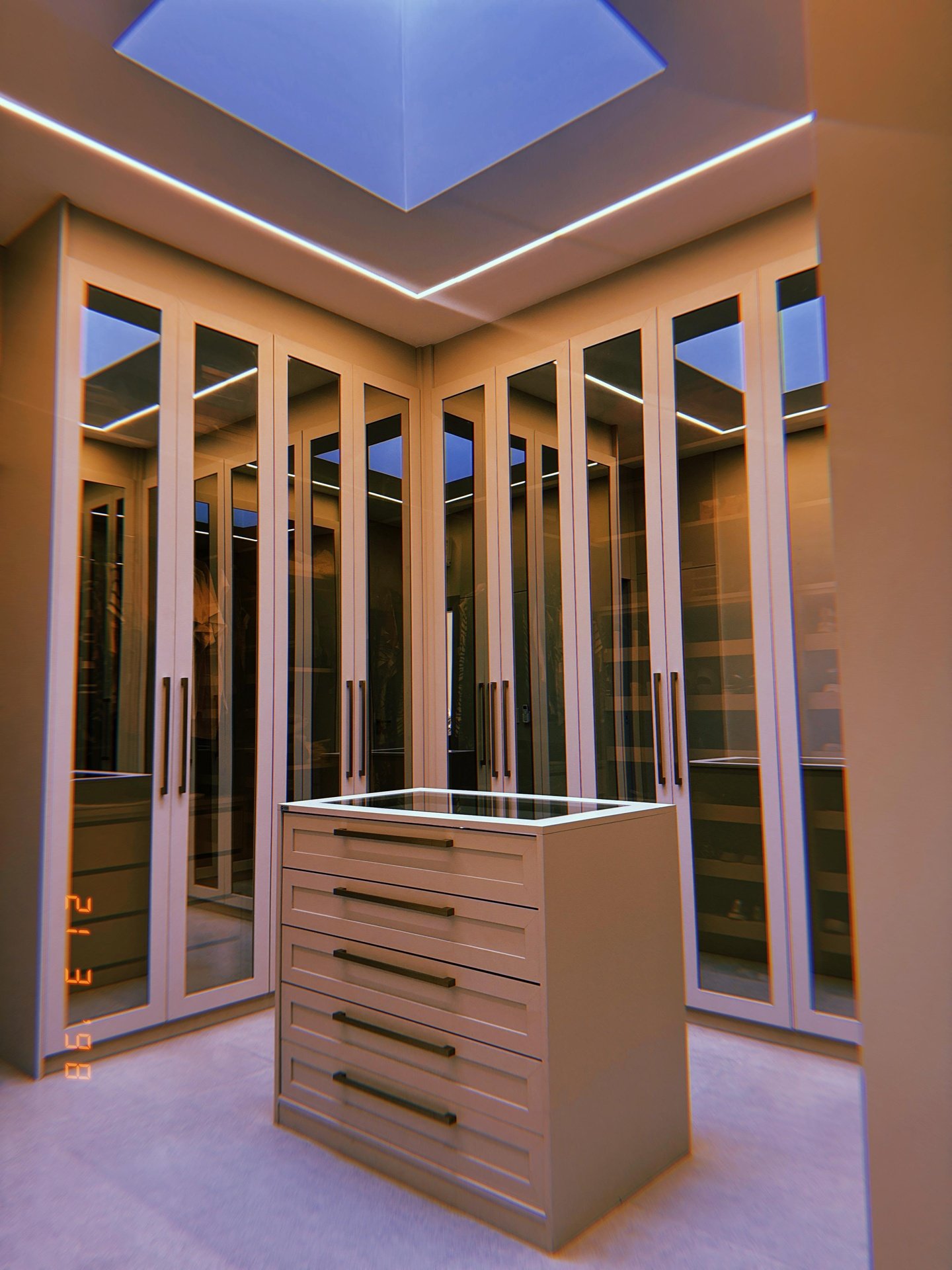 Casa de Condomínio à venda com 3 quartos, 412m² - Foto 2
