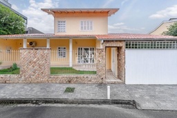 Casa de 4 quartos, 316m² no bairro Passo Manso, em Blumenau | Eu Corretor