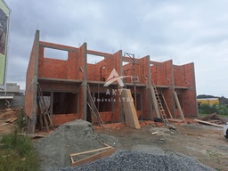 Geminado de 2 quartos, 70m² no bairro Santa Catarina, em Joinville | Eu Corretor