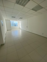 Sala Comercial de 45m² no bairro Centro, em Guabiruba | Eu Corretor