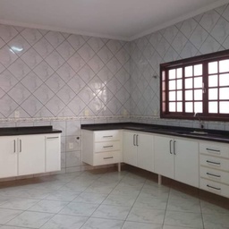 Casa no bairro Centro, em Pompéia | Eu Corretor