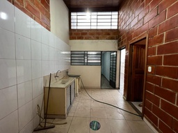 Sala Comercial de 180m² no bairro Vila Planalto, em São Bernardo do Campo | Eu Corretor