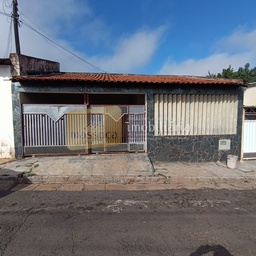 Casa de 2 quartos, no bairro Conjunto Habitacional Vereador Joaquim Ribeiro Porto, em Tupã | Eu Corretor