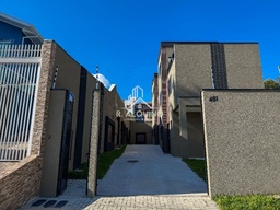 Sobrado de 3 quartos, 118m² no bairro Uberaba, em Curitiba | Eu Corretor