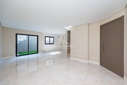 Sobrado de 3 quartos, 174m² no bairro Bom Retiro, em Curitiba | Eu Corretor