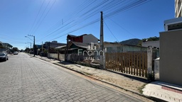 Lote/Terreno de 343m² no bairro Armação do Itapocoroy, em Penha | Eu Corretor