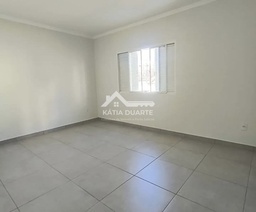 Loja / Salão / Ponto Comercial de 2 quartos, no bairro Centro, em São José do Rio Pardo | Eu Corretor