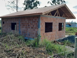 Casa de 2 quartos, no bairro Itacolomi, em Balneário Piçarras | Eu Corretor
