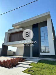 Casa de 4 quartos, no bairro Santa Regina, em Camboriú | Eu Corretor