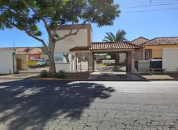 Casa de Condomínio de 3 quartos, no bairro Olaria, em Canoas | Eu Corretor
