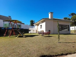 Sobrado de 2 quartos, 120m² no bairro Menino Deus, em Quatro Barras | Eu Corretor