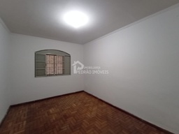 Casa de 3 quartos, 195m² no bairro Vila Mamedina, em Lençóis Paulista | Eu Corretor