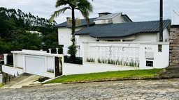 Casa de 4 quartos, no bairro Centro, em Urussanga | Eu Corretor