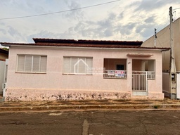 Casa de 2 quartos, no bairro Centro, em Itaí | Eu Corretor
