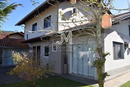 Casa de 3 quartos, no bairro Centro, em Rodeio | Eu Corretor