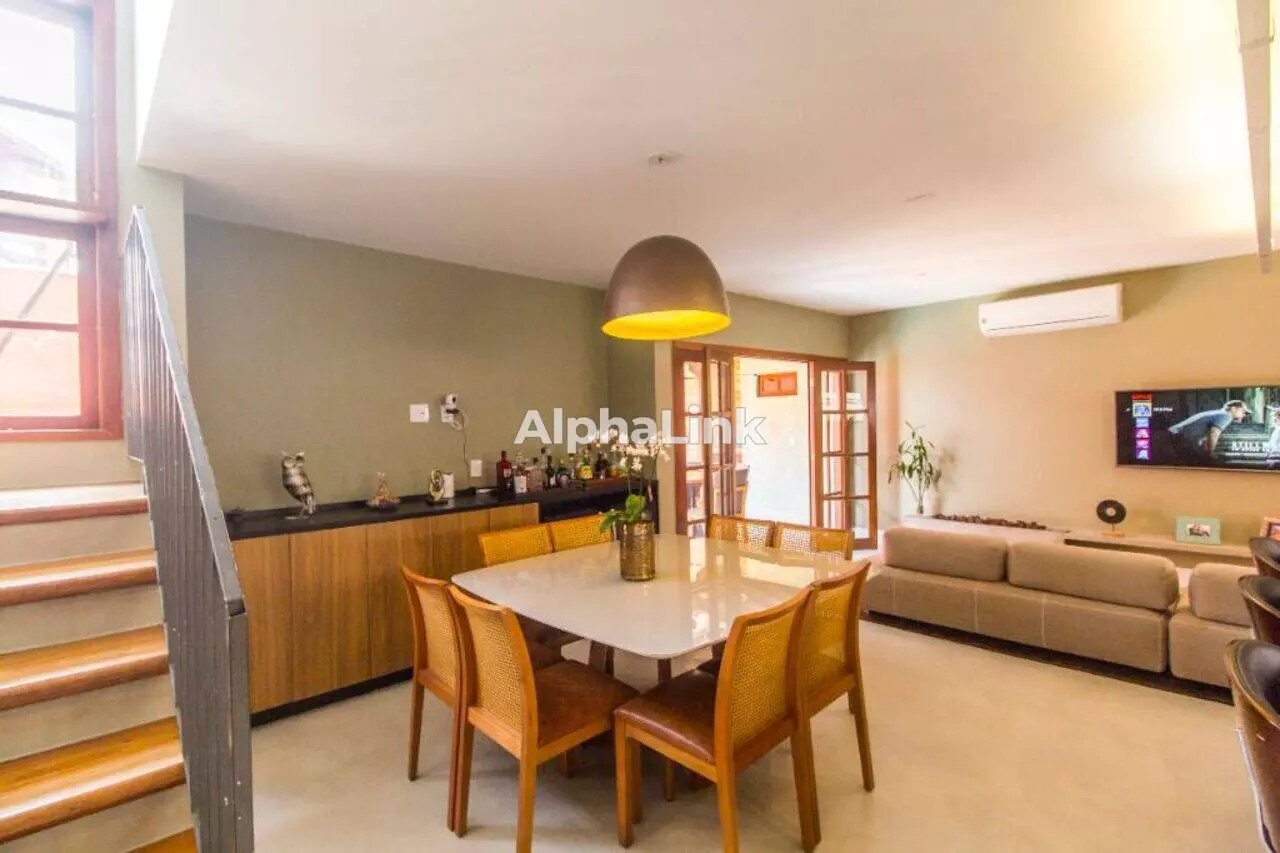 Casa de 4 quartos, 339m² no bairro Alphaville, em Santana de Parnaíba | Eu Corretor