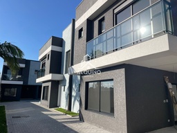 Sobrado de 3 quartos, 100m² no bairro Uberaba, em Curitiba | Eu Corretor