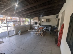 Casa de 2 quartos, 42m² no bairro PRAIA DE LESTE, em Pontal do Paraná | Eu Corretor