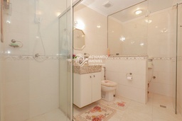 Casa de 5 quartos, 937m² no bairro Ipanema, em Porto Alegre | Eu Corretor