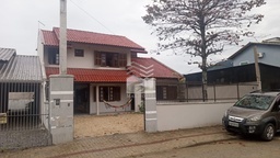 Casa de 6 quartos, no bairro Balneário Perequê, em Porto Belo | Eu Corretor