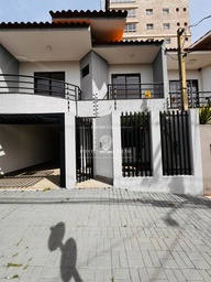 Sobrado de 3 quartos, 107m² no bairro Country, em Cascavel | Eu Corretor