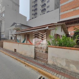 Casa de 3 quartos, no bairro Balneário Perequê , em Porto Belo | Eu Corretor