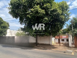 Lote/Terreno de 900m² no bairro Santa Casa, em Passos | Eu Corretor