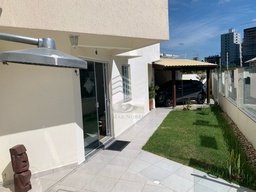 Sobrado de 2 quartos, no bairro Balneário Perequê , em Porto Belo | Eu Corretor