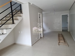 Sobrado de 3 quartos, no bairro Centro, em Porto Belo | Eu Corretor