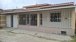 Casa de 3 quartos, 240m² no bairro Centro, em Castro Alves | Eu Corretor