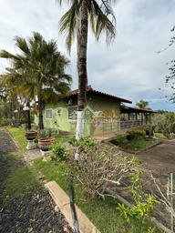 Chácara de 4 quartos, 350m² no bairro CONDOMÍNIO VALE DA CAMBAÚBA, em Caldas Novas | Eu Corretor