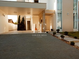 Casa de 4 quartos, no bairro Centro, em Balneário Piçarras | Eu Corretor