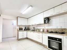 Casa de 4 quartos, no bairro Piatã, em Salvador | Eu Corretor