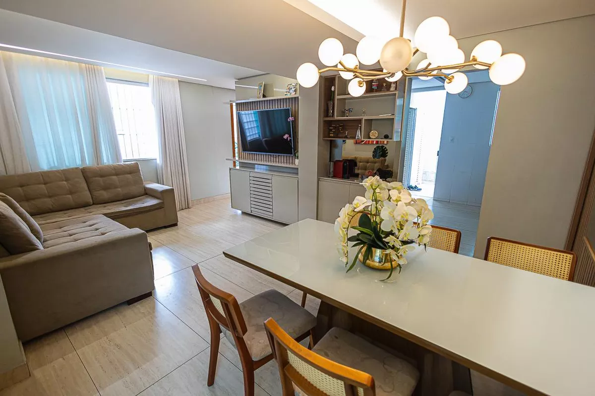 Casa de 3 quartos, 263m² no bairro Alípio de Melo, em Belo Horizonte | Eu Corretor