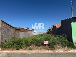 Lote/Terreno de no bairro Jardim Florença, em Passos | Eu Corretor