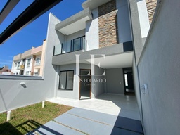 Sobrado de 3 quartos, no bairro Itacolomi, em Balneário Piçarras | Eu Corretor