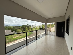 Casa de 3 quartos, 147m² no bairro Parque das Aroeiras, em Passos | Eu Corretor