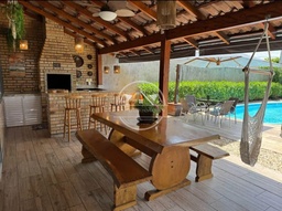 Casa de 4 quartos, no bairro centro, em Penha | Eu Corretor