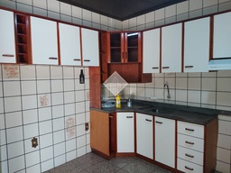 Casa de 3 quartos, no bairro centro, em Quilombo | Eu Corretor