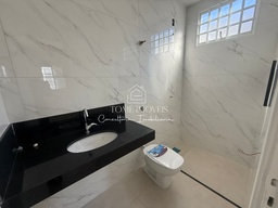 Casa de 3 quartos, 210m² no bairro Santa Mônica, em Uberlândia | Eu Corretor