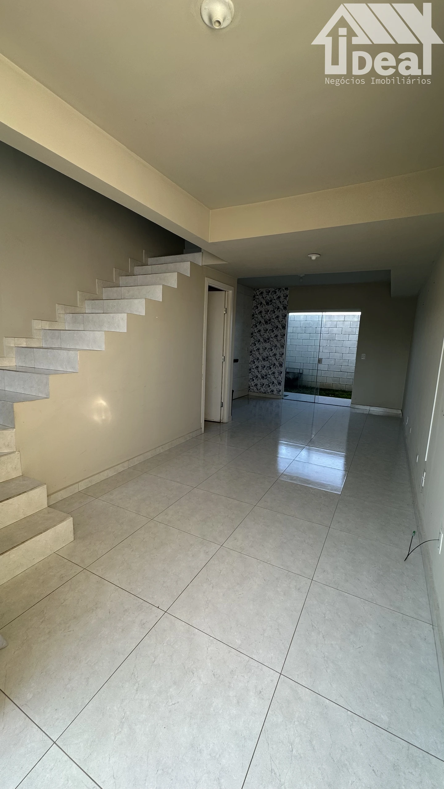 Sobrado de 2 quartos, 50m² no bairro Cará-Cará, em Ponta Grossa | Eu Corretor