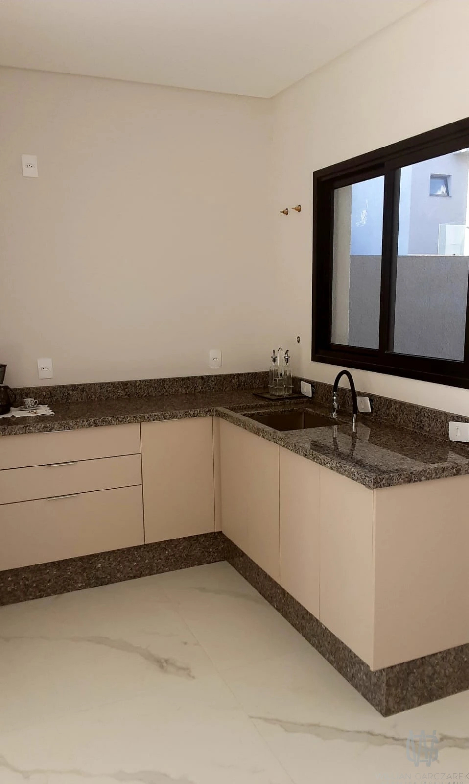 Casa de Condomínio de 3 quartos, 117m² no bairro Cará-cará, em Ponta Grossa | Eu Corretor