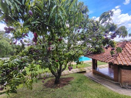 Chácara de 4 quartos, no bairro Caixa D´Água, em Vinhedo | Eu Corretor