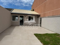 Casa de 2 quartos, no bairro Shangrila, em Pontal do Paraná | Eu Corretor