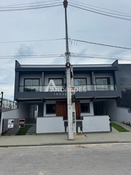 Sobrado de 3 quartos, 111m² no bairro Sertão do Maruim, em São José | Eu Corretor