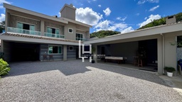 Casa de 4 quartos, 280m² no bairro São Pedro, em Brusque | Eu Corretor